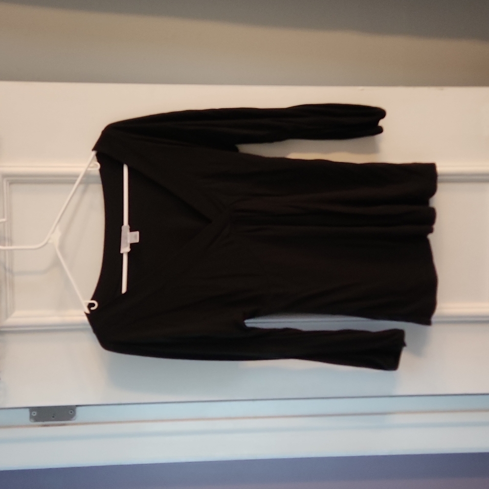 Ann Taylor Loft black t-shirt size M